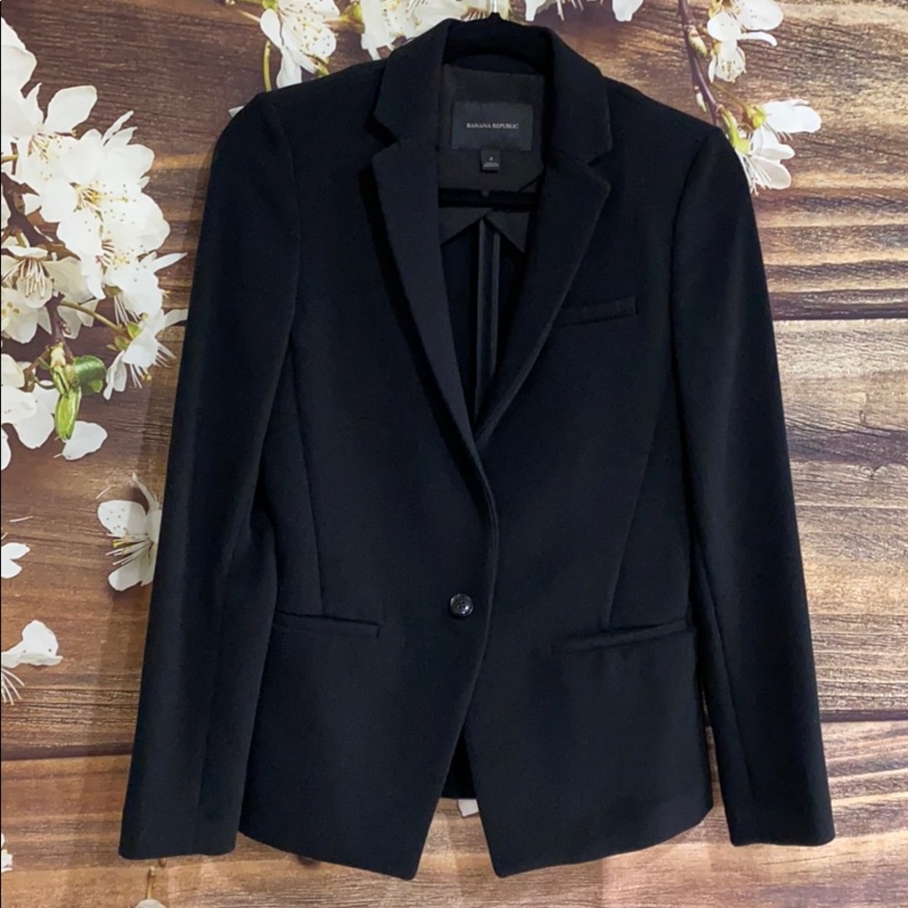 BANANA REPUBLIC Women’s Black Blazer